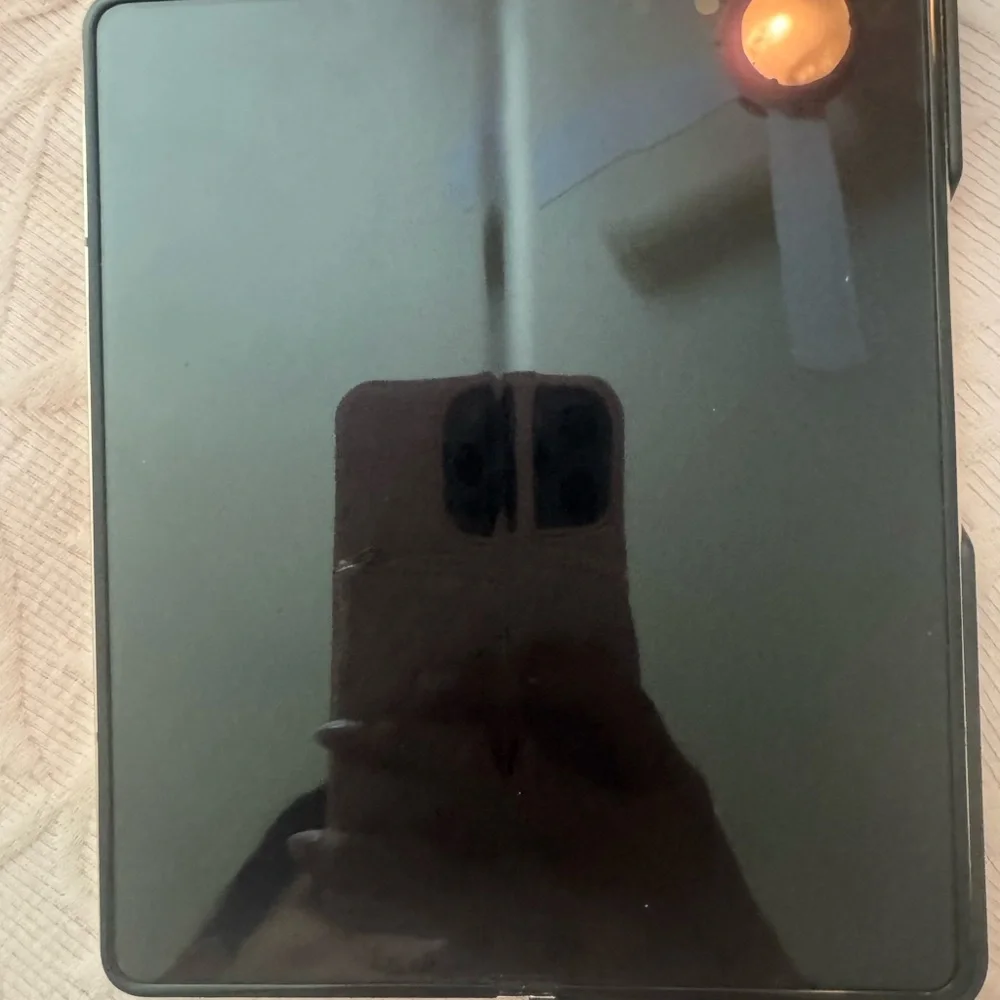Samsung Galaxy Device with Black Display
